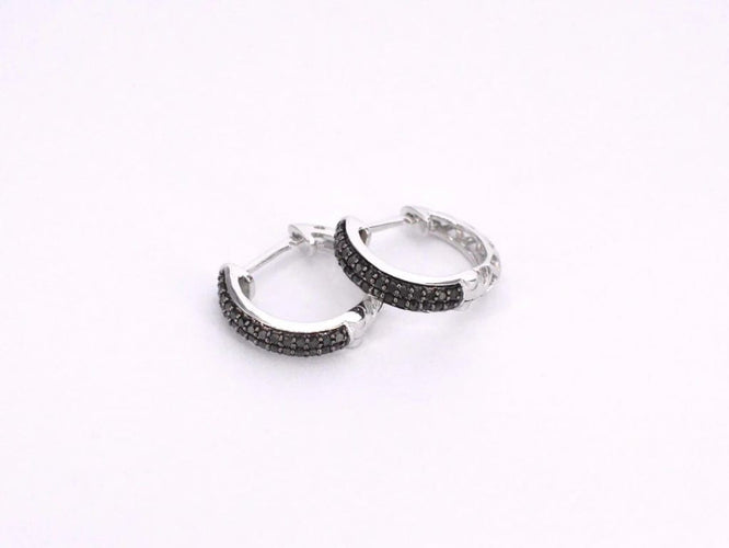Boucles d'oreilles Boucles d’oreilles en or blanc 14 carats avec diamants noirs 58 Facettes 2227