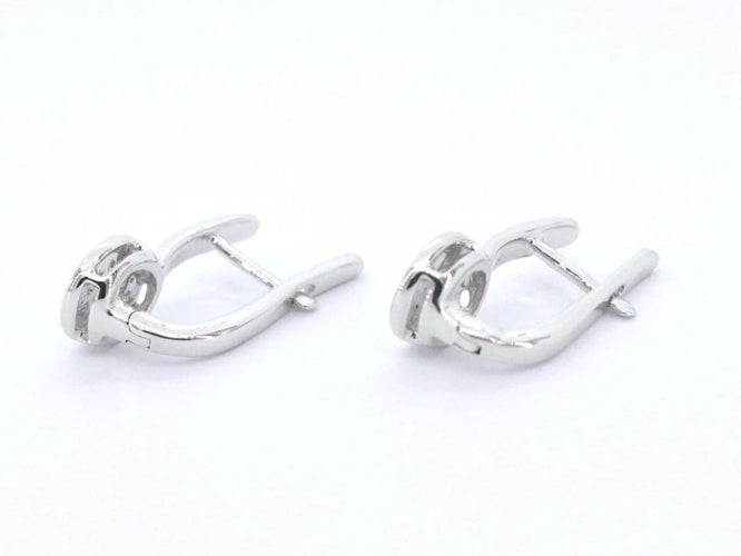 Boucles d'oreilles Boucles d’oreilles en or blanc 14 carats avec diamants 58 Facettes 2280