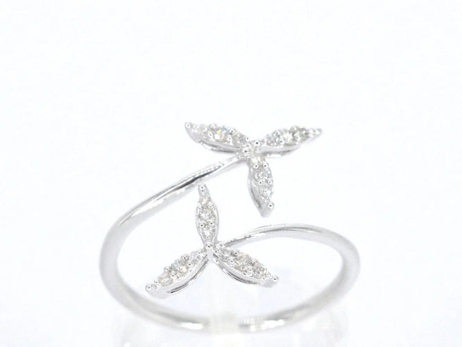 Bague 55 Bague en or blanc 14 carats avec diamants 58 Facettes 2334