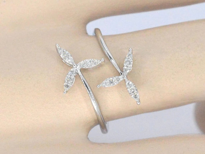 Bague 55 Bague en or blanc 14 carats avec diamants 58 Facettes 2334