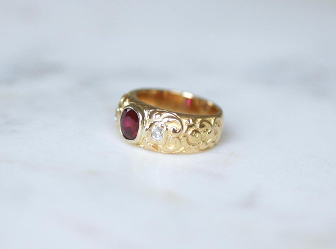 Bague 54 Bague ancienne bandeau rubis et diamants en or jaune 58 Facettes