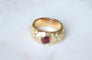 Bague 54 Bague ancienne bandeau rubis et diamants en or jaune 58 Facettes