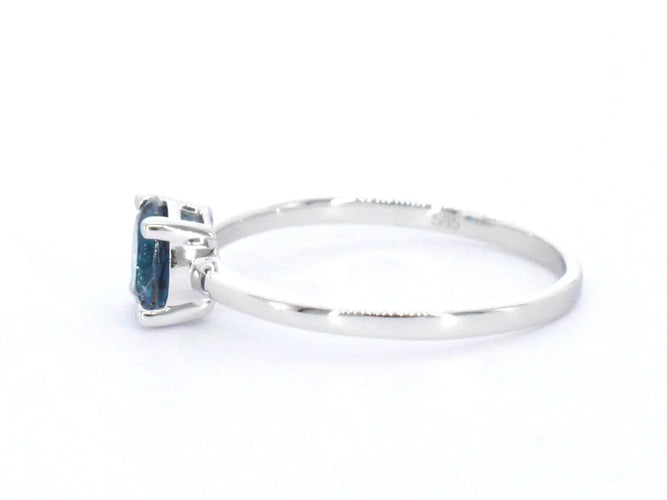 Bague 54 Bague en or blanc 14 carats avec topaze bleue 58 Facettes 2332