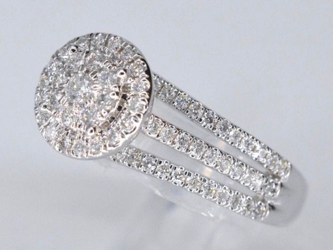 Bague 54 Bague entourage en or blanc 14 carats avec diamant 58 Facettes 2009