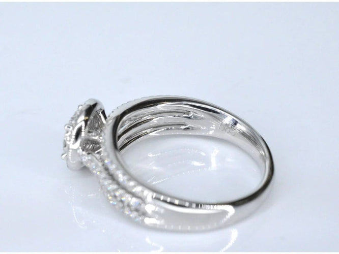 Bague 54 Bague entourage en or blanc 14 carats avec diamant 58 Facettes 2009