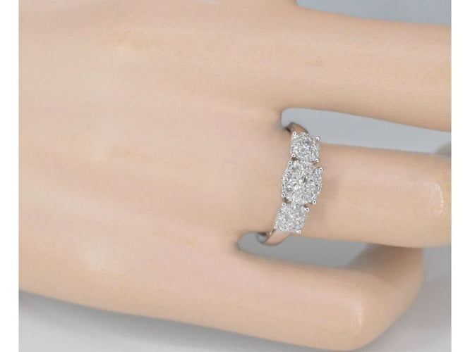Bague 54 Bague trinité en or blanc 14 carats avec diamants 58 Facettes 2002