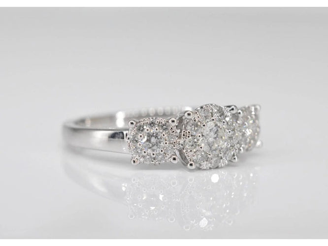Bague 54 Bague trinité en or blanc 14 carats avec diamants 58 Facettes 2002