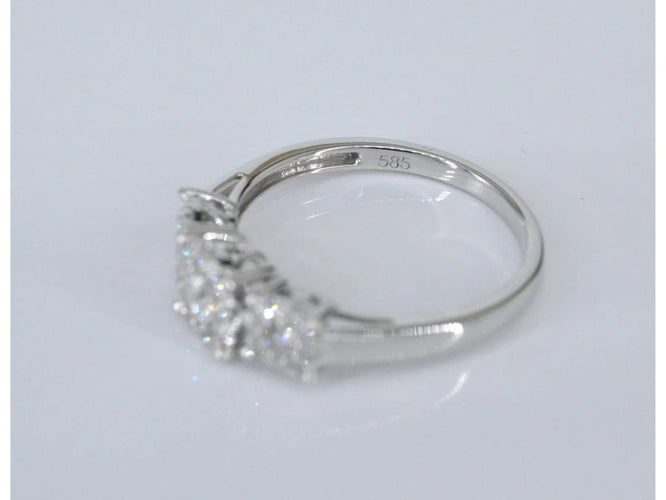 Bague 54 Bague trinité en or blanc 14 carats avec diamants 58 Facettes 2002