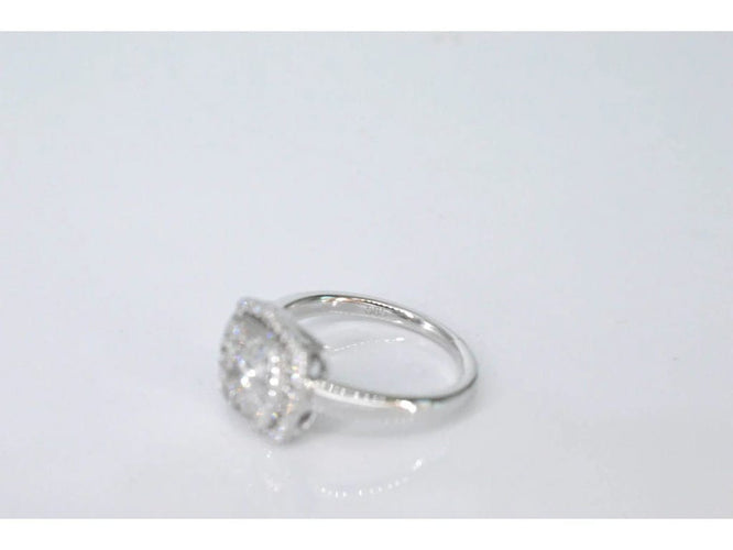 Bague 54 Bague d'entourage en or blanc 14 carats avec diamants 58 Facettes 2035