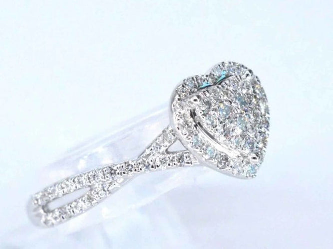 Bague 54 Bague entourage cœur en or blanc 14 carats avec diamants 58 Facettes 2034