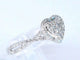 Bague 54 Bague entourage cœur en or blanc 14 carats avec diamants 58 Facettes 2034