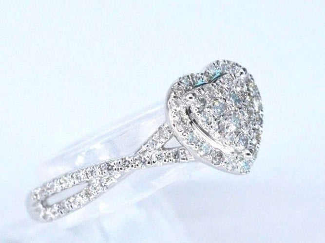 Bague 54 Bague entourage cœur en or blanc 14 carats avec diamants 58 Facettes 2034