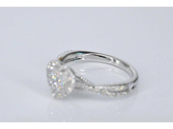 Bague 54 Bague entourage cœur en or blanc 14 carats avec diamants 58 Facettes 2034