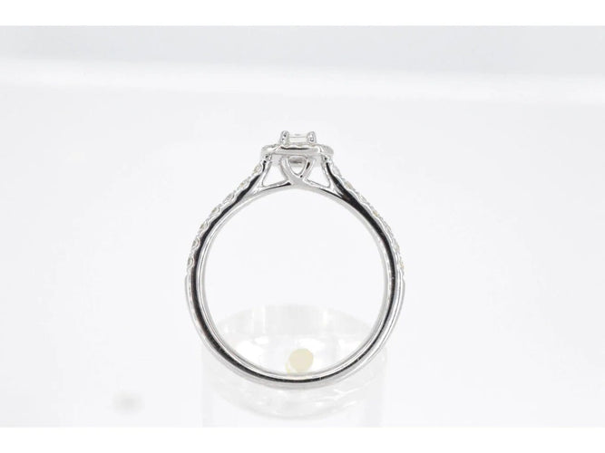 Bague 54 Bague entourage en or blanc et diamants 58 Facettes 2086