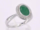 Bague 54 Bague entourage en or blanc 14 carats avec diamants et émeraude 58 Facettes 2061