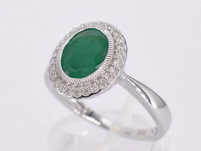 Bague 54 Bague entourage en or blanc 14 carats avec diamants et émeraude 58 Facettes 2061