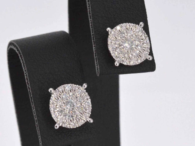 Boucles d'oreilles Boucles d’oreilles en or blanc 14 carats avec diamant taille brillant 58 Facettes 2108
