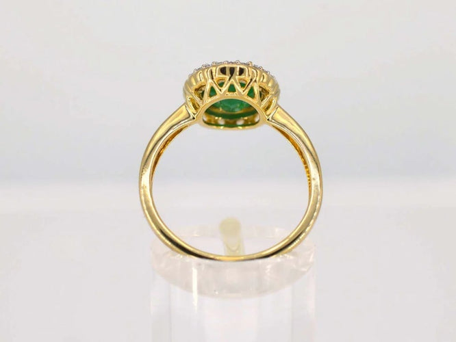 Bague 54 Bague entourage en or jaune 14 carats avec diamants et émeraude 58 Facettes 2144