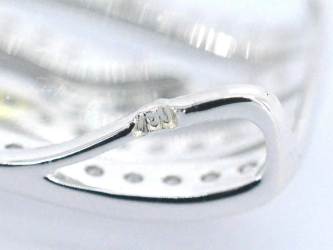 Pendentif Pendentif design en or blanc 18 carats avec diamants taille brillant 58 Facettes 2242