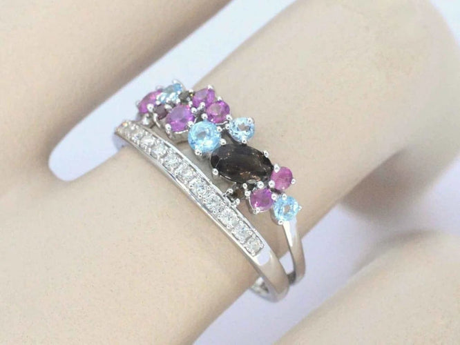 Bague 54 Bague en or blanc 14 carats avec diamants et pierres précieuses 58 Facettes 2317