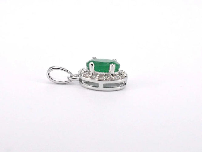 Pendentif Pendentif en or blanc 14 carats avec diamants et émeraude 58 Facettes 2018
