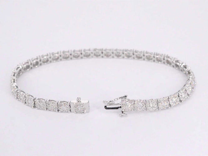 Bracelet Bracelet tennis en or blanc 18 carats avec diamants 58 Facettes 2037