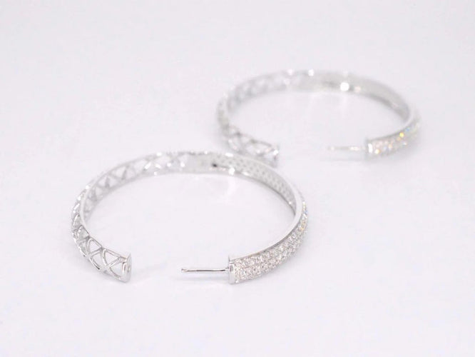 Boucles d'oreilles Boucles d'oreilles créoles en or blanc 14 carats avec diamants 58 Facettes 2054