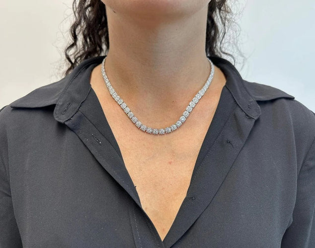 Collier Collier en or blanc 18 carats avec diamants taille brillant 58 Facettes 2038