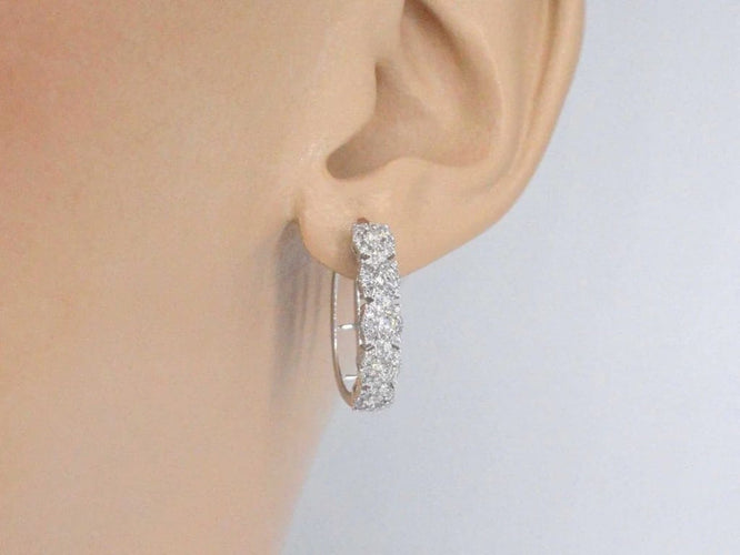 Boucles d'oreilles Boucles d'oreilles créoles en or blanc 14 carats avec diamants 58 Facettes 2111