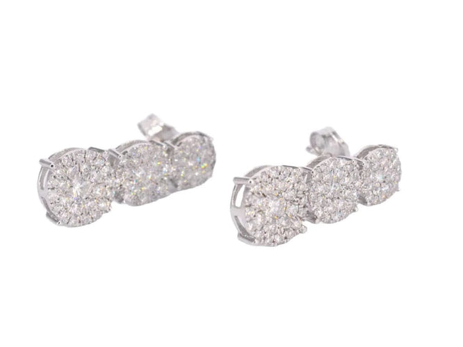 Boucles d'oreilles Boucles d'oreilles en or blanc 14 carats à trois diamants 58 Facettes 2110