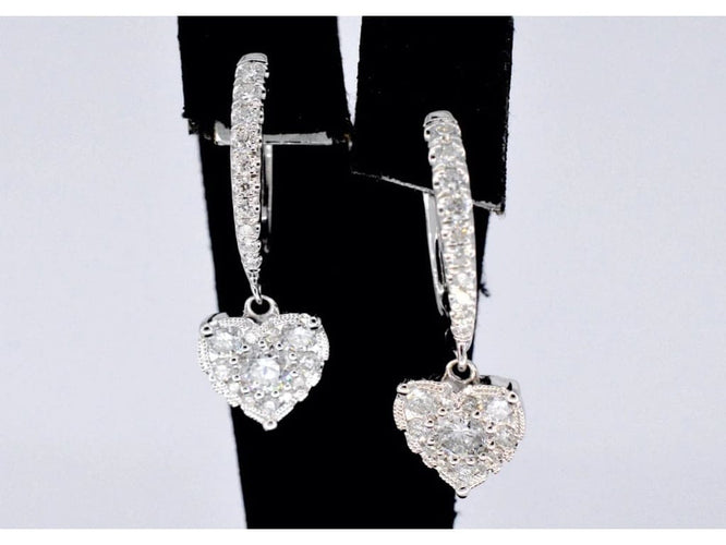 Boucles d'oreilles Boucles d’oreilles cœur en or blanc 14 carats et diamants 58 Facettes 2174