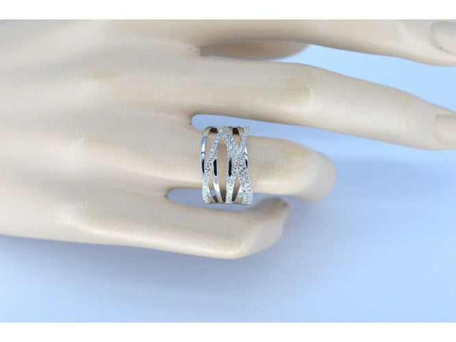 Bague 54 Bague design en or blanc 14 carats avec diamant taille brillant 58 Facettes 2180