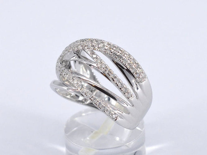 Bague 54 Bague design en or blanc 14 carats avec diamant taille brillant 58 Facettes 2180