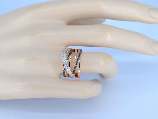 Bague 54 Bague en or rose sertie de diamants blancs et noirs taille brillant 58 Facettes 2183