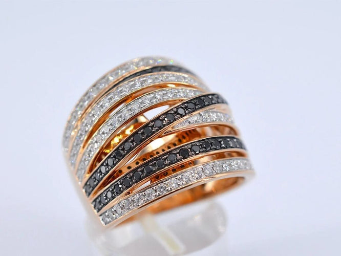 Bague 54 Bague en or rose 18 carats sertie de diamants blancs et noirs 58 Facettes 2179