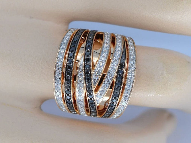 Bague 54 Bague en or rose 18 carats sertie de diamants blancs et noirs 58 Facettes 2179
