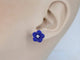 Boucles d'oreilles Boucles d'oreilles fleur bleue en or blanc 14 carats et diamants 58 Facettes 2263