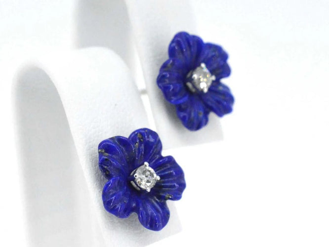 Boucles d'oreilles Boucles d'oreilles fleur bleue en or blanc 14 carats et diamants 58 Facettes 2263