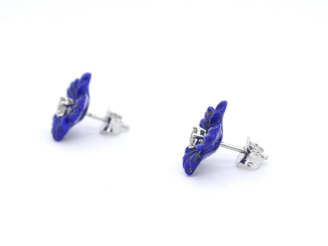 Boucles d'oreilles Boucles d'oreilles fleur bleue en or blanc 14 carats et diamants 58 Facettes 2263