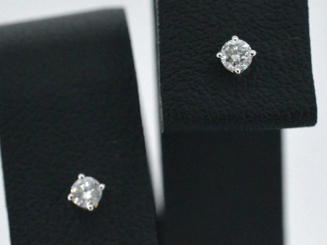 Boucles d'oreilles Boucles d’oreilles en or jaune 14 carats serties de diamants 58 Facettes 2267