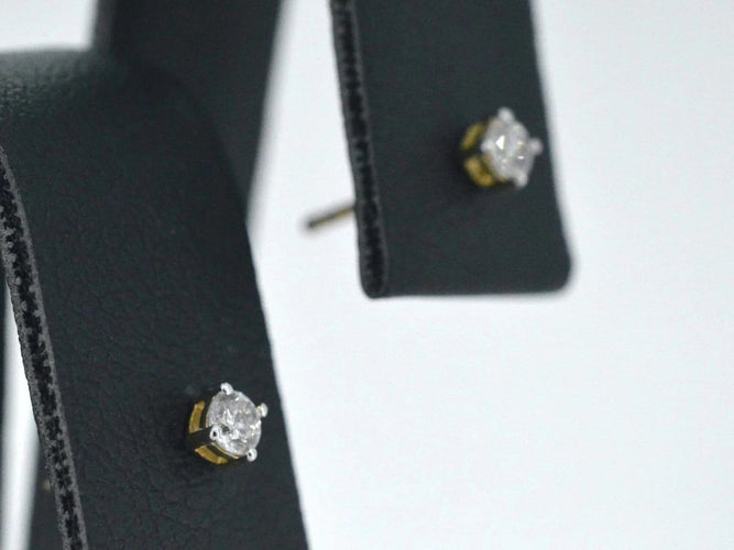 Boucles d'oreilles Boucles d’oreilles en or jaune 14 carats serties de diamants 58 Facettes 2267