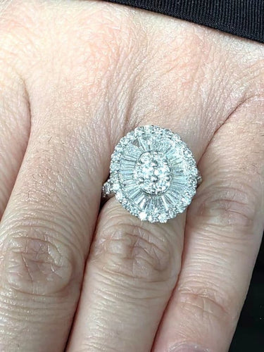 Bague 54 Bague en or blanc 18 carats sertie de diamants 2,80 ct 58 Facettes