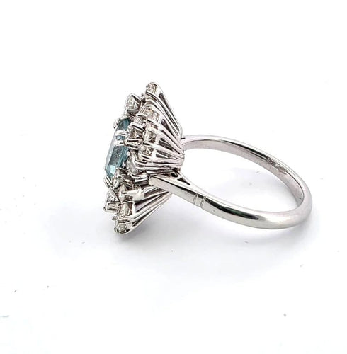 Bague 57 Bague vintage en or blanc 18 carats avec aigue-marine et diamants 58 Facettes