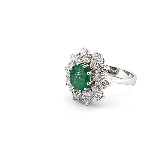 Bague 52 Bague en or blanc avec émeraude et diamants 58 Facettes