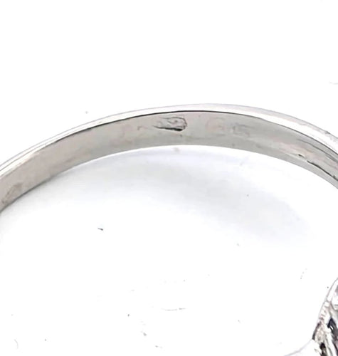 Bague 56 Bague en or blanc 18 carats sertie de saphirs et diamants 58 Facettes