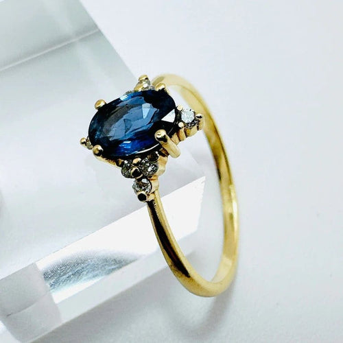 Bague 55 Bague en or jaune 750 avec saphir de Ceylan et diamants 58 Facettes 50364