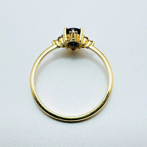 Bague 55 Bague en or jaune 750 avec saphir de Ceylan et diamants 58 Facettes 50364