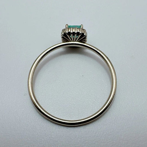 Bague 55 Bague - Halo en or blanc 18 carats, émeraude et diamants 58 Facettes 50363