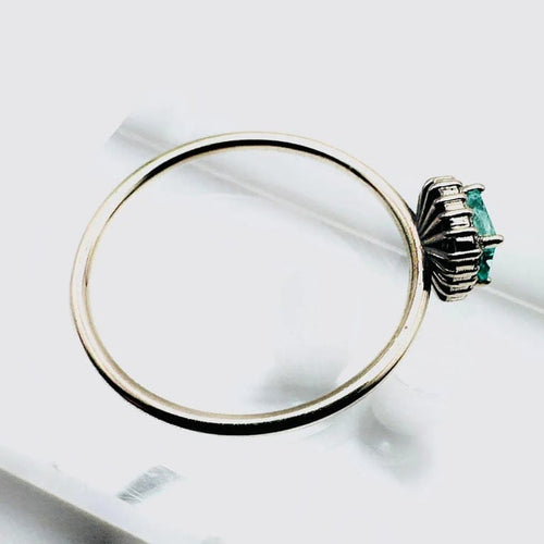Bague 55 Bague - Halo en or blanc 18 carats, émeraude et diamants 58 Facettes 50363