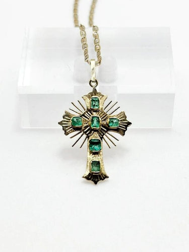 Pendentif Pendentif croix en or jaune 18 carats et émeraudes 58 Facettes 50353